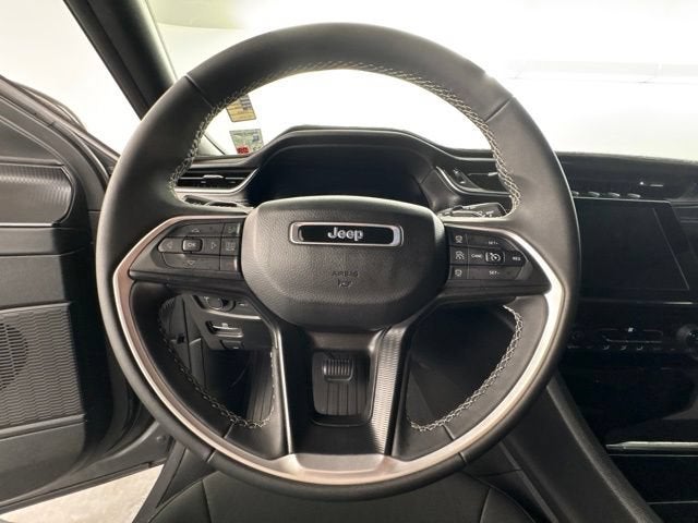 2025 Jeep Grand Cherokee L Laredo X 4x2