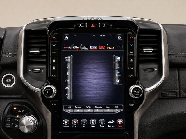 2019 RAM 1500 Laramie Crew Cab 4x4 5'7" Box