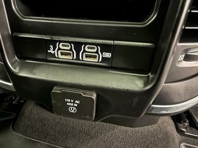 2020 RAM 1500 Laramie Crew Cab 4x4 5'7" Box