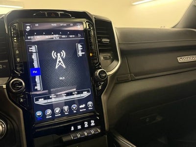 2020 RAM 1500 Laramie Crew Cab 4x4 5'7" Box