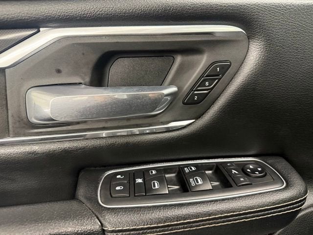 2020 RAM 1500 Laramie Crew Cab 4x4 5'7" Box