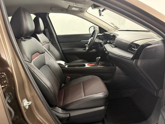 2025 Nissan Kicks SR FWD