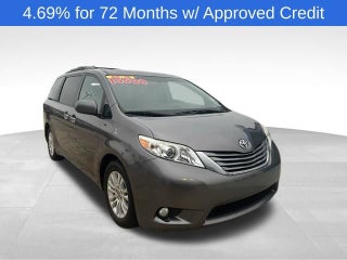 2016 Toyota Sienna XLE 8 Passenger