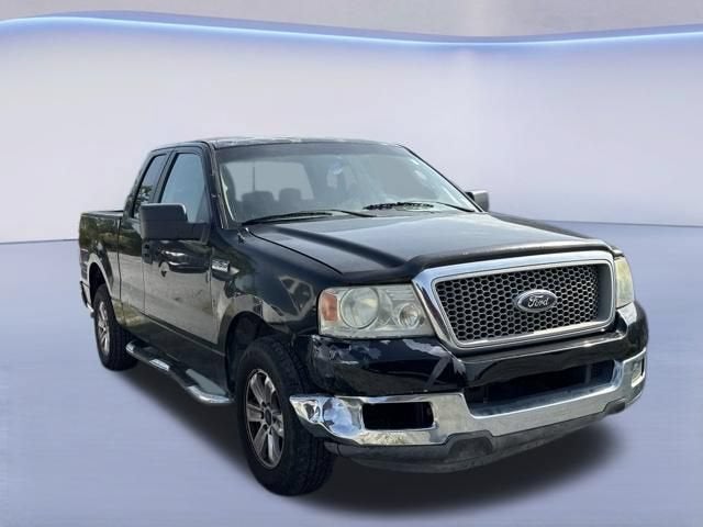 2005 Ford F-150 XLT — photo 2