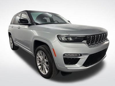 2023 Jeep Grand Cherokee Summit 4x2
