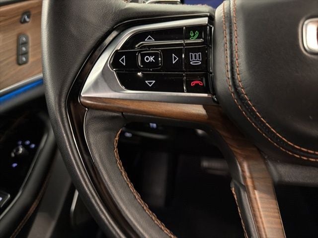 2023 Jeep Grand Cherokee Summit 4x2