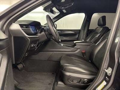 2025 Jeep Grand Cherokee L Altitude 4x2