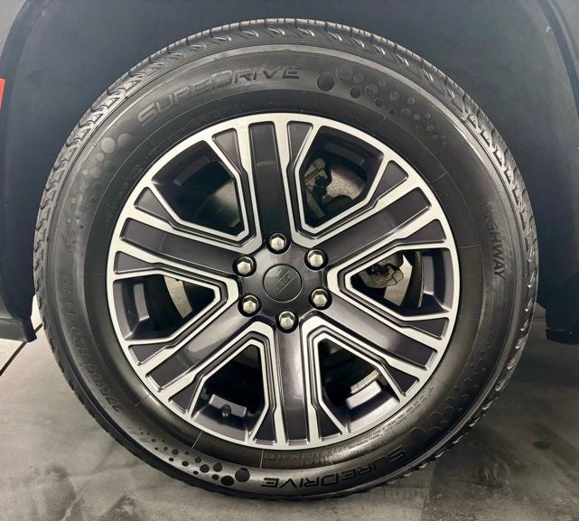 2024 Jeep Wagoneer L Series II 4x2