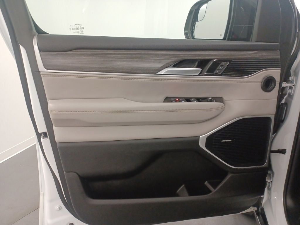 2024 Jeep Wagoneer L Series II 4x2