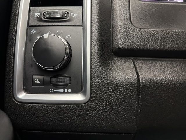 2024 RAM 1500 Classic Warlock Crew Cab 4x2 5'7' Box