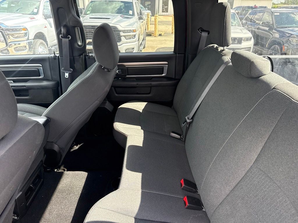2024 RAM 1500 Classic Warlock Crew Cab 4x4 5'7' Box