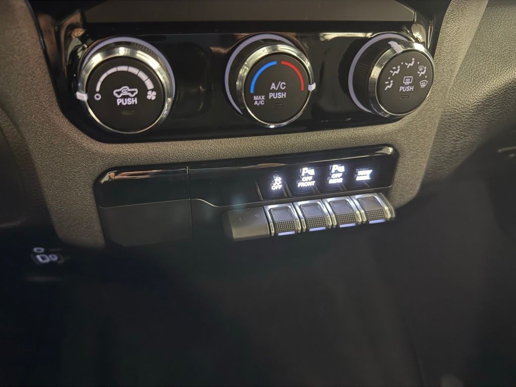 2025 RAM 1500 Warlock Crew Cab 4x4 5'7' Box