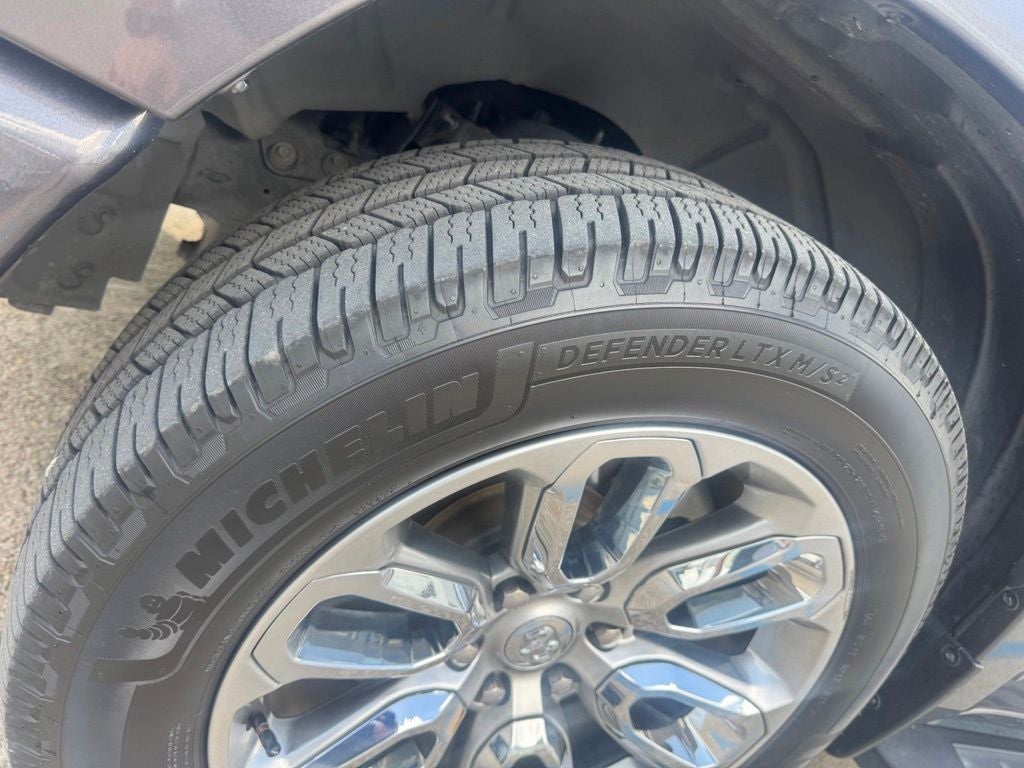 2023 RAM 1500 Laramie Crew Cab 4x4 5'7' Box