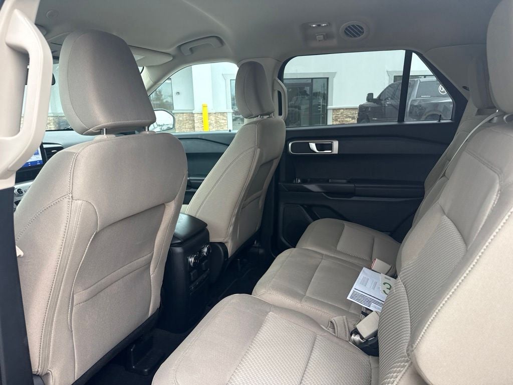 2021 Ford Explorer Base