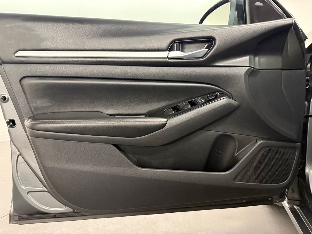 2025 Nissan Altima SR FWD