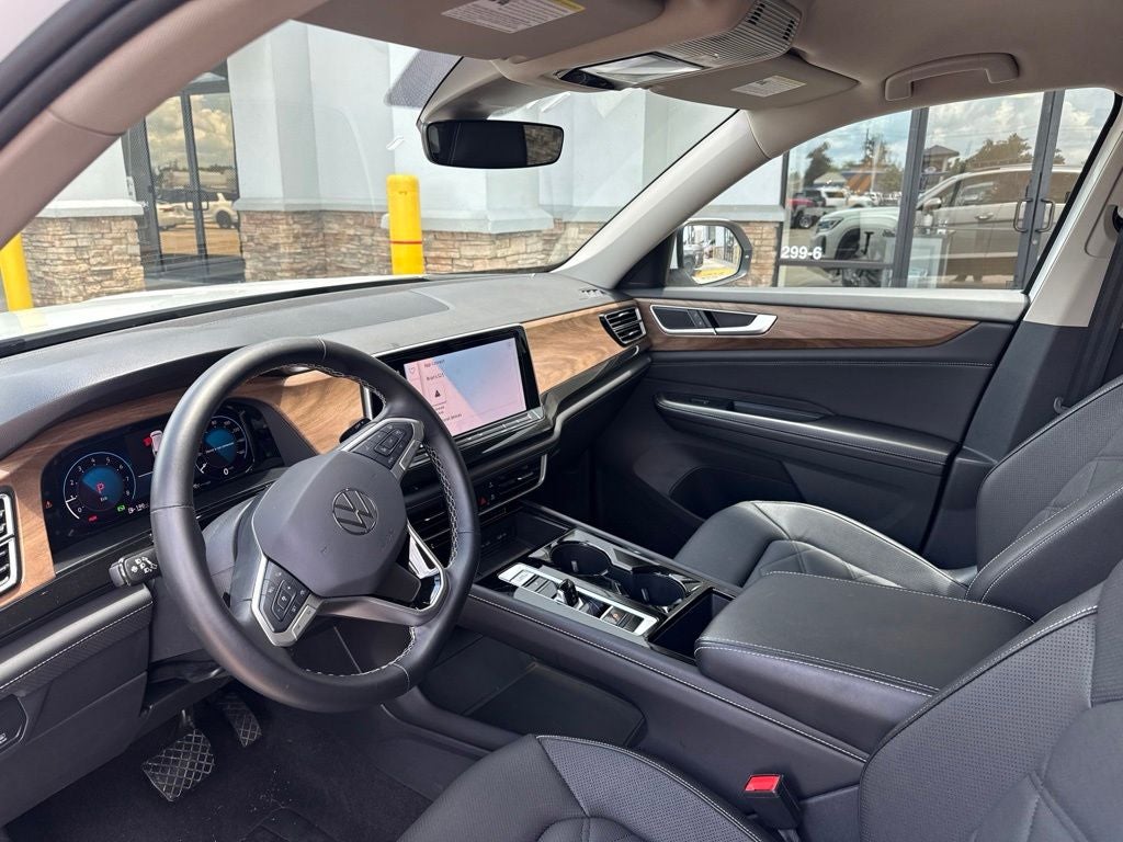 2025 Volkswagen Atlas 2.0T SE w/Technology