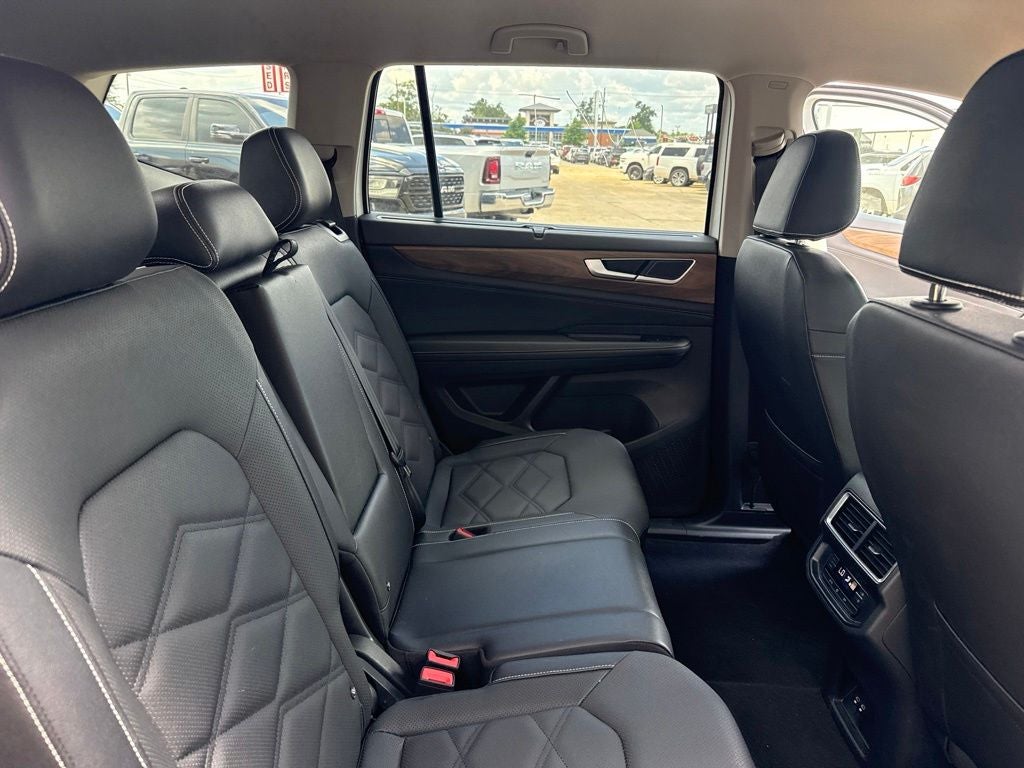 2025 Volkswagen Atlas 2.0T SE w/Technology