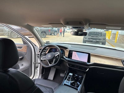 2025 Volkswagen Atlas 2.0T SE w/Technology