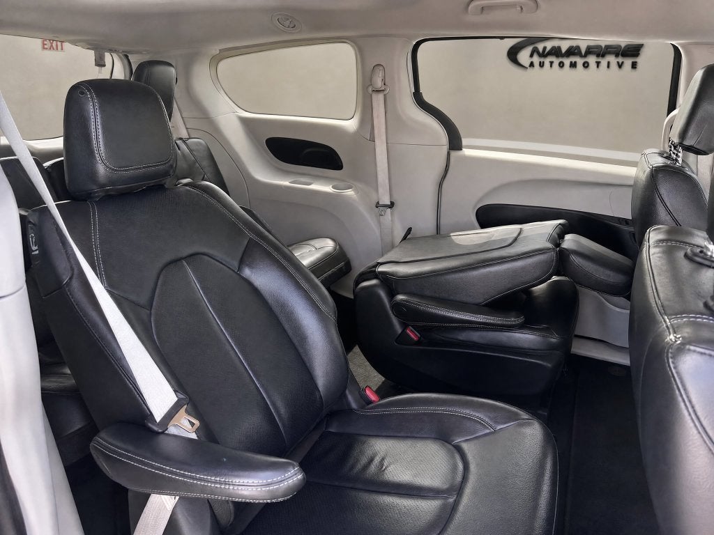 2022 Chrysler Pacifica Hybrid Touring L