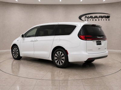2022 Chrysler Pacifica Hybrid Touring L