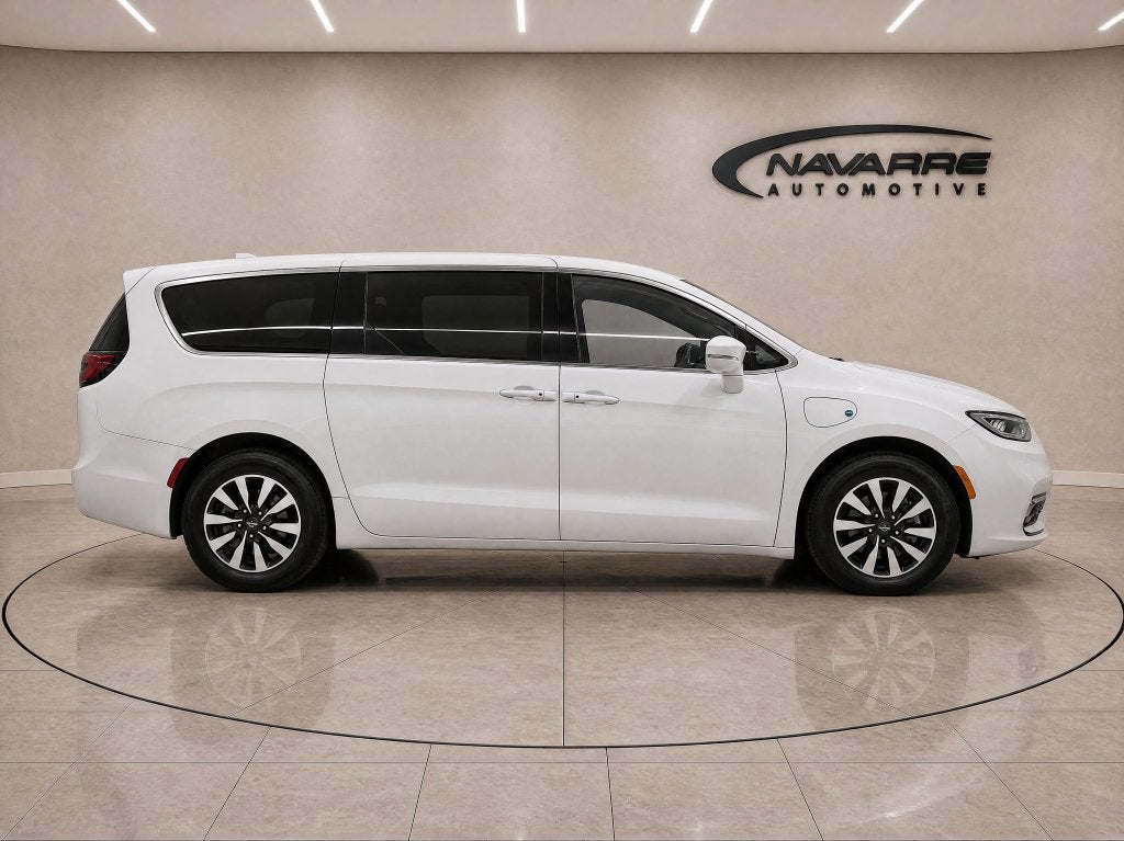 2022 Chrysler Pacifica Hybrid Touring L