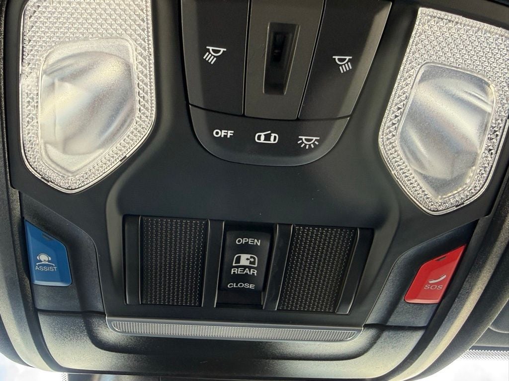 2025 RAM 3500 Tradesman Crew Cab 4x4 8' Box