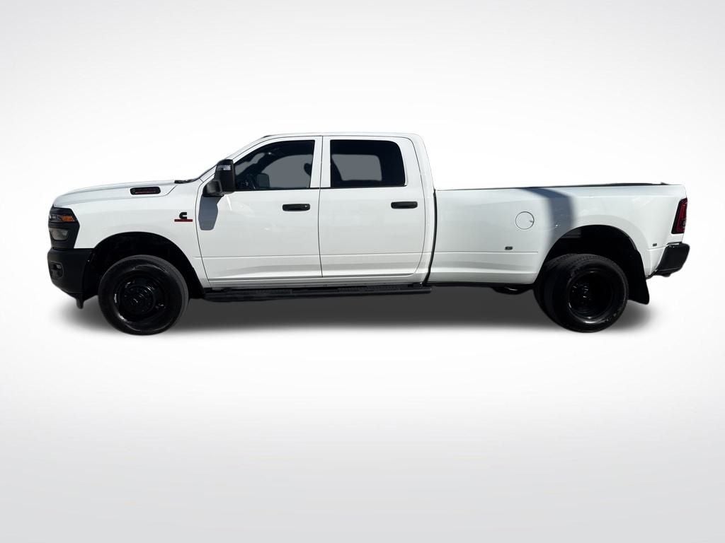 2025 RAM 3500 Tradesman Crew Cab 4x4 8' Box