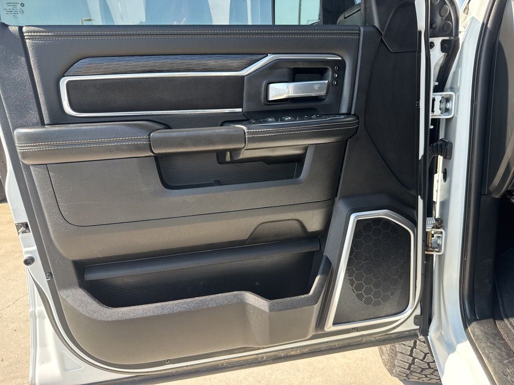 2023 RAM 2500 Laramie Crew Cab 4x4 6'4' Box