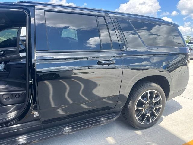 2025 Chevrolet Suburban RST