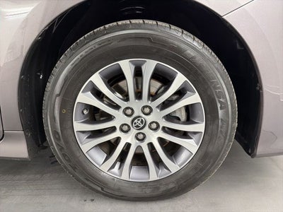 2020 Toyota Sienna XLE