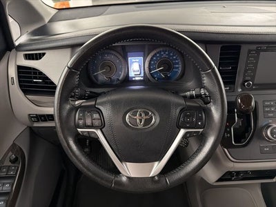 2020 Toyota Sienna XLE