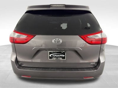 2020 Toyota Sienna XLE