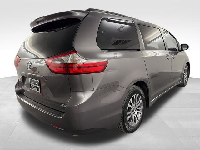 2020 Toyota Sienna XLE