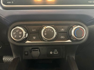 2023 Nissan Versa 1.6 SV