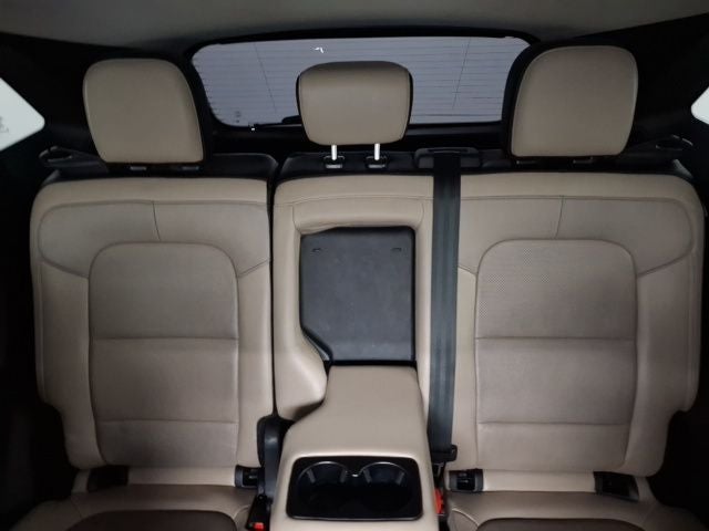 2020 Ford Escape Titanium — photo 31