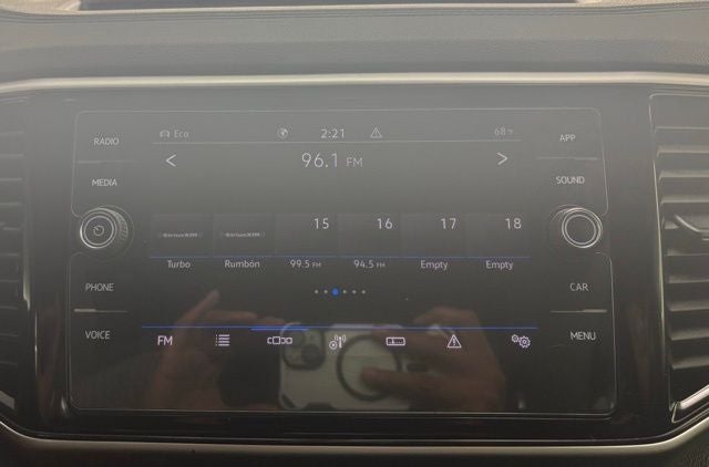 2022 Volkswagen Atlas Cross Sport 2.0T SE w/Technology