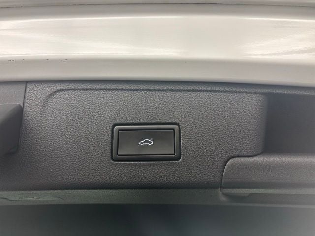 2022 Volkswagen Atlas Cross Sport 2.0T SE w/Technology