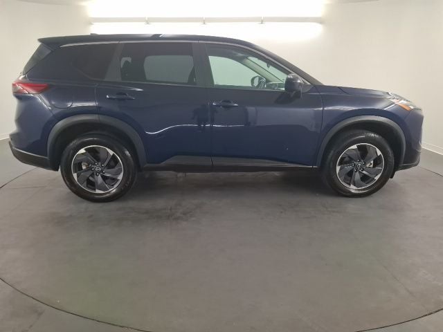 2024 Nissan Rogue SV — photo 8