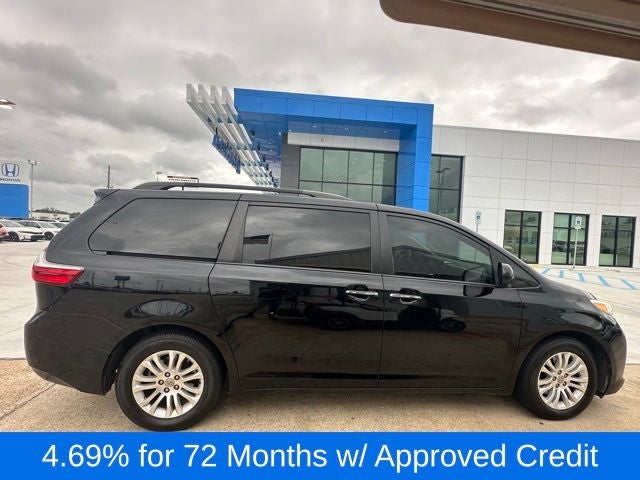 2017 Toyota Sienna XLE